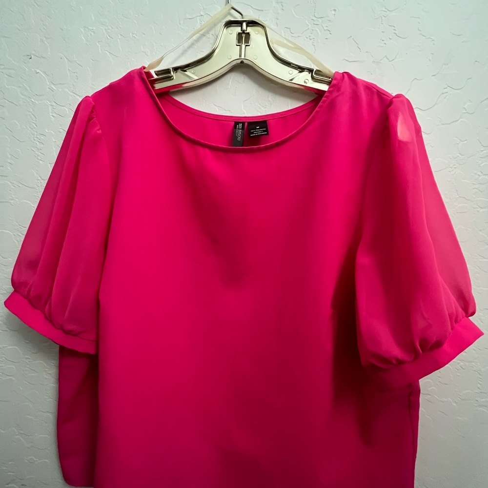 BISOU BISOU HOT PINK BLOUSE WITH BUBBLE PUFF SLEEVES SPLIT BACK SIZE M NOWT